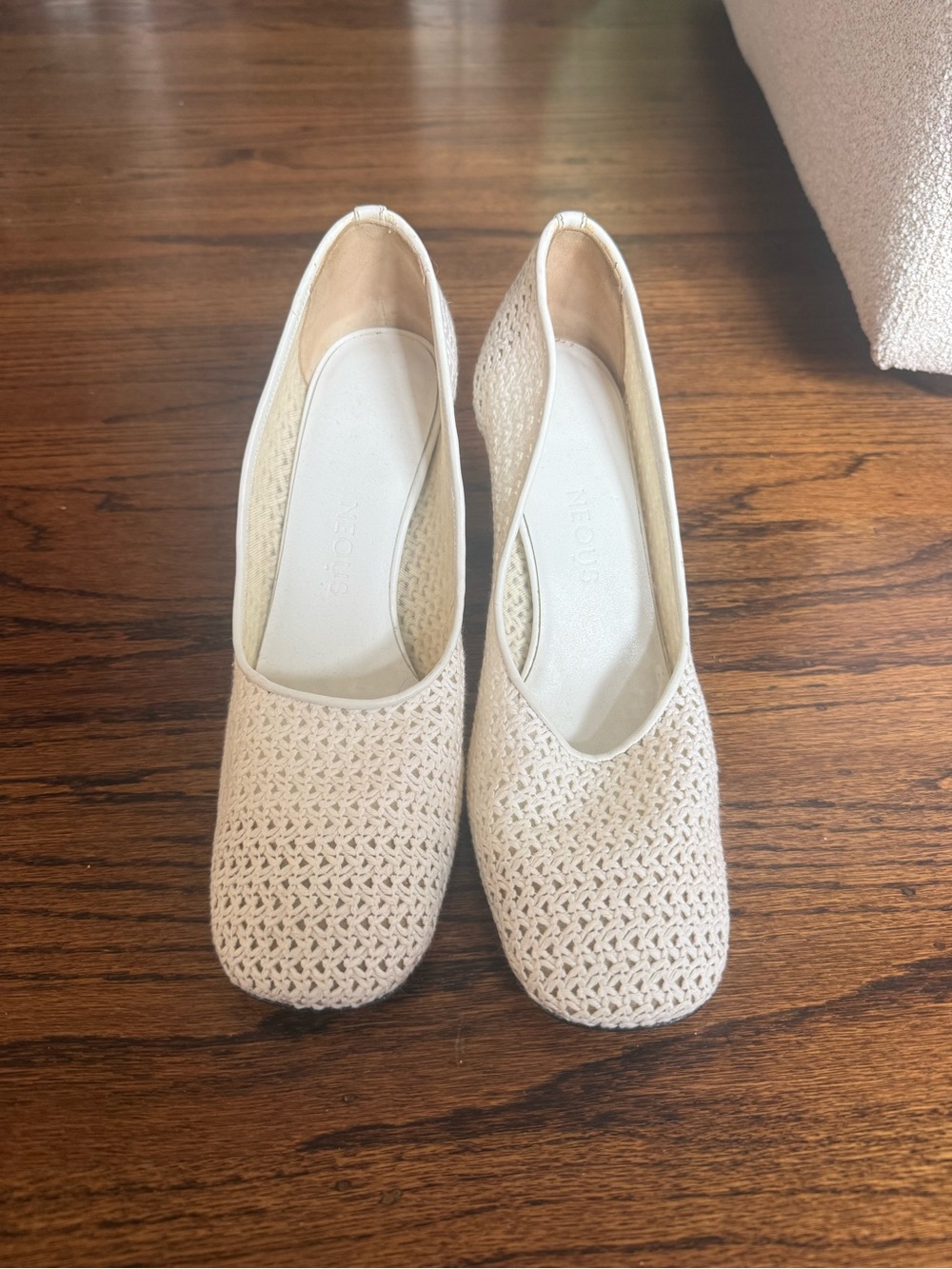 NEOUS Women’s woven heels
